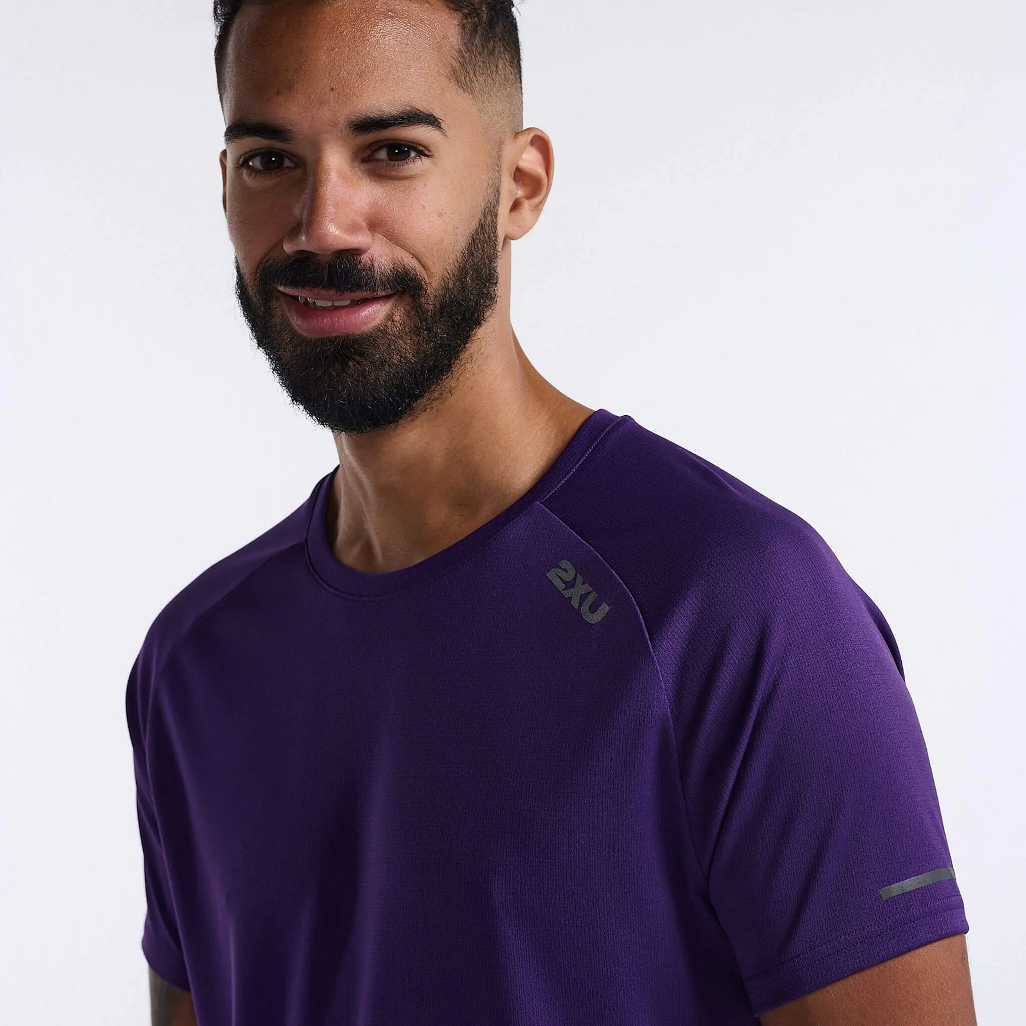 2XU | Men's Aero Tee - Acai/Black Reflective