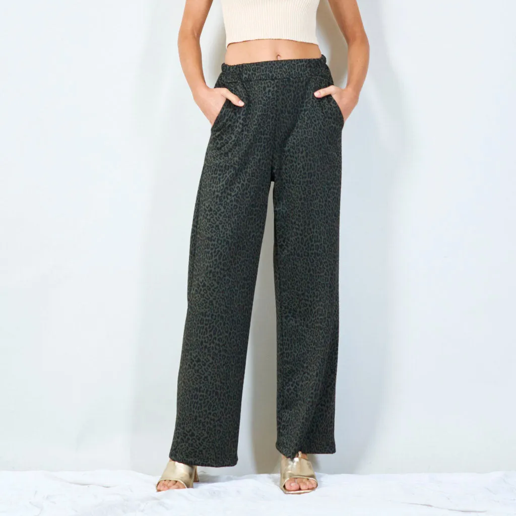 Chic wide leg pants with abstract print wholesale