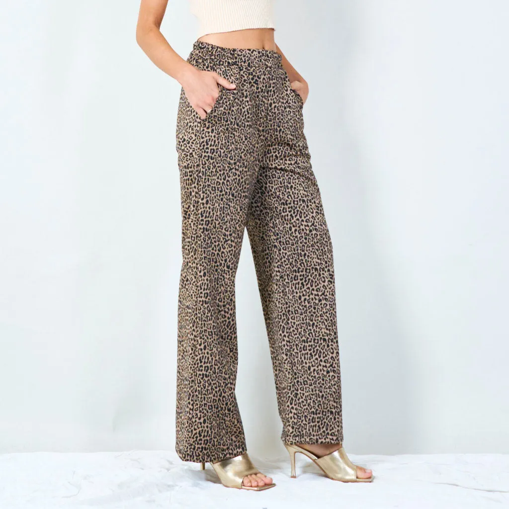 Chic wide leg pants with abstract print wholesale