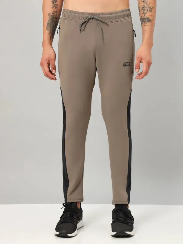 Men Colorblock Relax Fit Trackpants with ELASTO PLUS