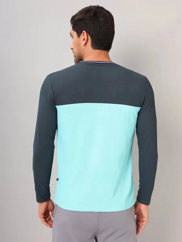 Men Colorblock Slim Fit Crew Neck T-shirt with MATPIQ