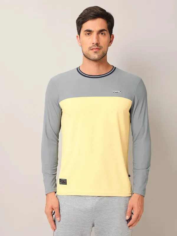 Men Colorblock Slim Fit Crew Neck T-shirt with MATPIQ