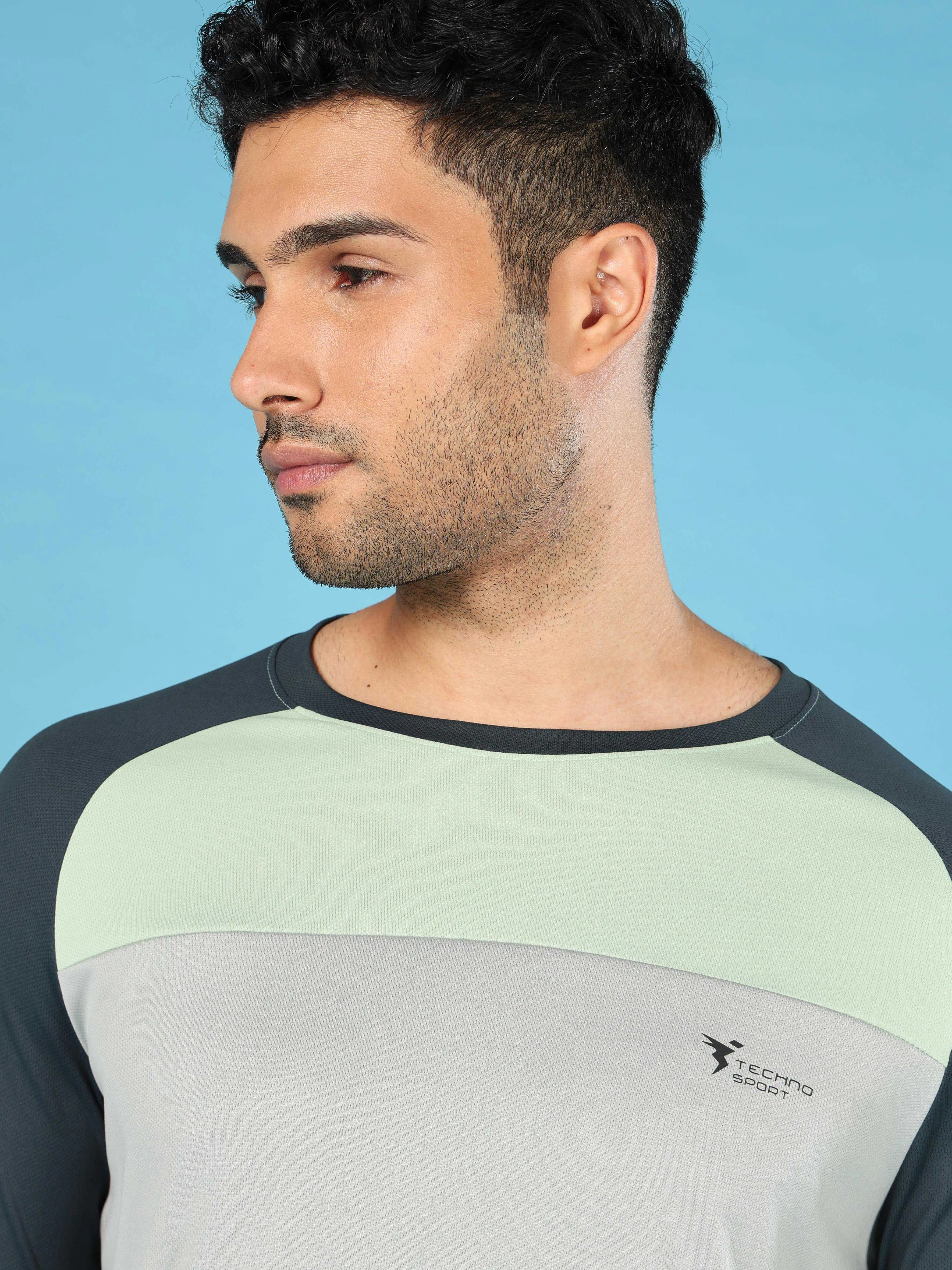 Men Colorblock Slim Fit Crew Neck T-shirt with TECHNO COOL 