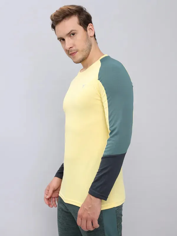 Men Colorblock Slim Fit Crew Neck T-shirt with TECHNO COOL 